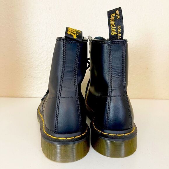 Doc Marten 1460’s Black Leather moto combat biker Boot 8 eyelet M7/W9. Unisex - Picture 10 of 13